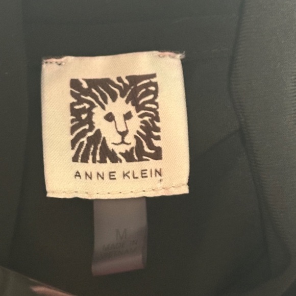 Anne Klein V-Neck Sleeveless Top Size Medium - Picture 6 of 6